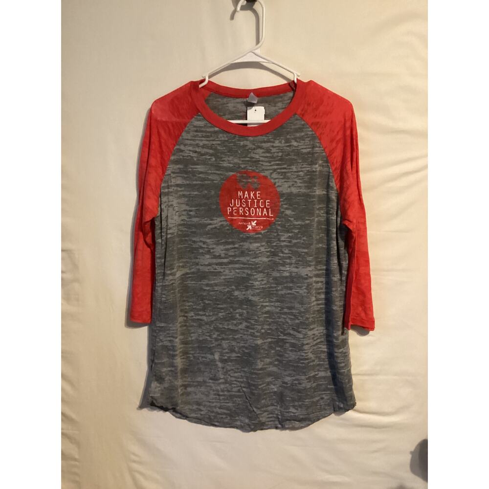 2597 Justice and Mercy Womens Red Logo Baseball Shirt Red/Gray Size Large